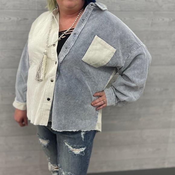 ☃️BOGO50%☃️ 🆕🩵VANILLA BAY: BLUE/IVORY ColorBlock Corduroy Shacket MEDIUM - Picture 5 of 17